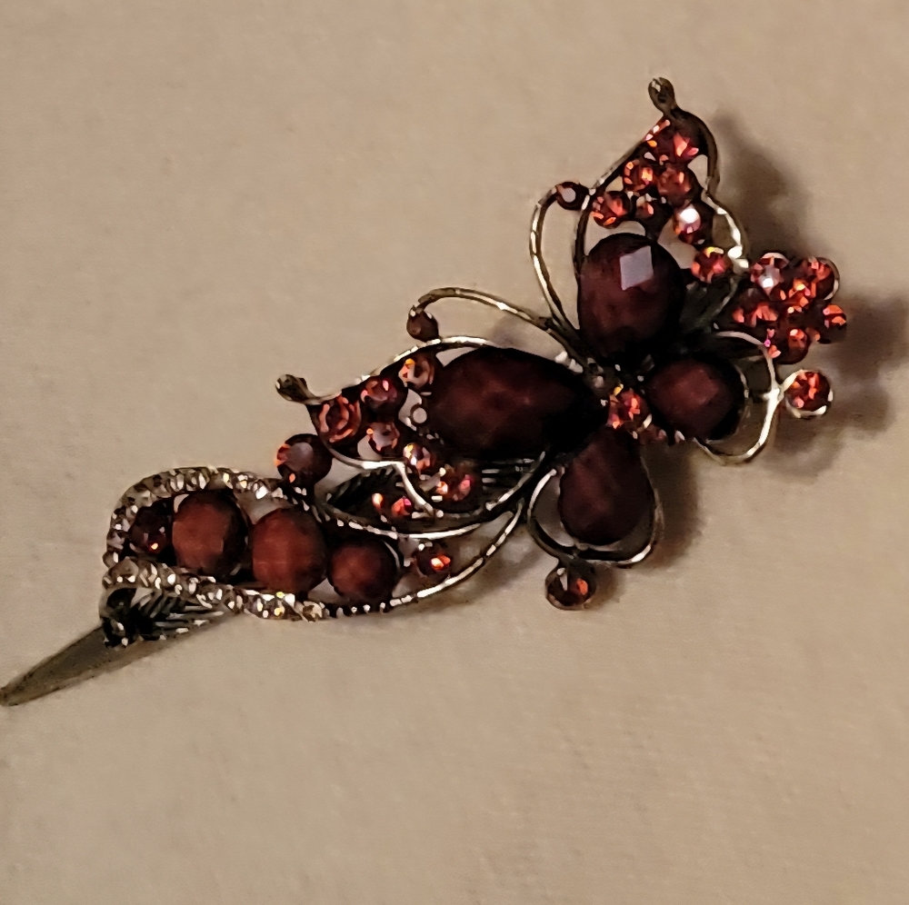 NWOT Ornate Butterfly Hair Clip